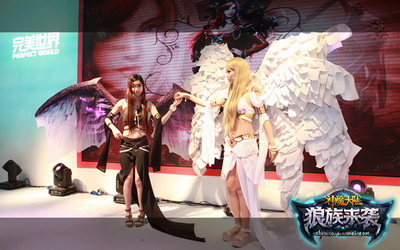 图片: 图1《神魔大陆·狼族来袭》高清场照-神魔coser们全员合影.jpg